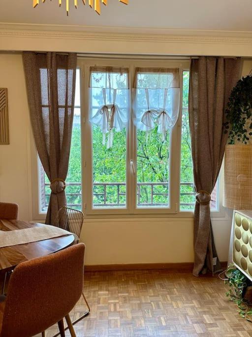 Apartment Standing Paris